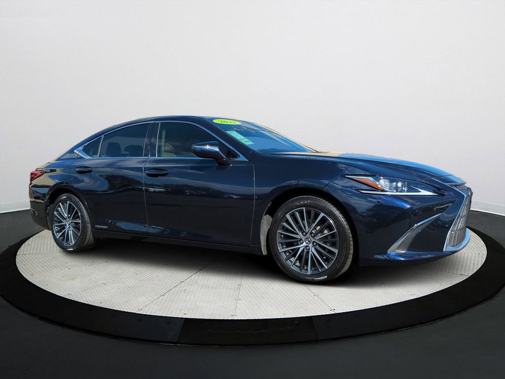 Used 2022 Lexus ES 300h w/ Premium Package video 2
