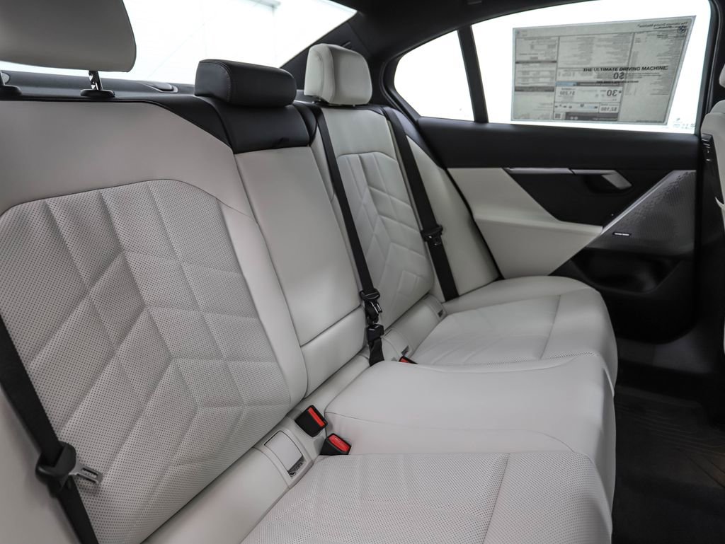 Certified 2025 BMW 530i xDrive w/ Premium Package image 28