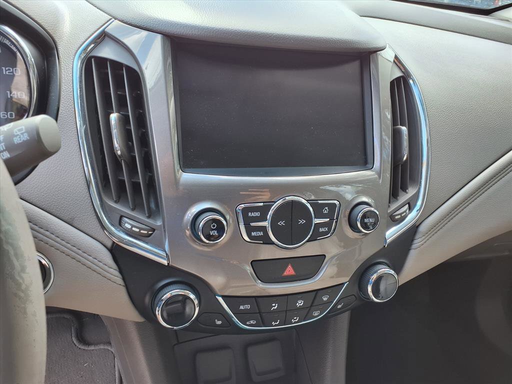 Used 2018 Chevrolet Cruze Premier image 16