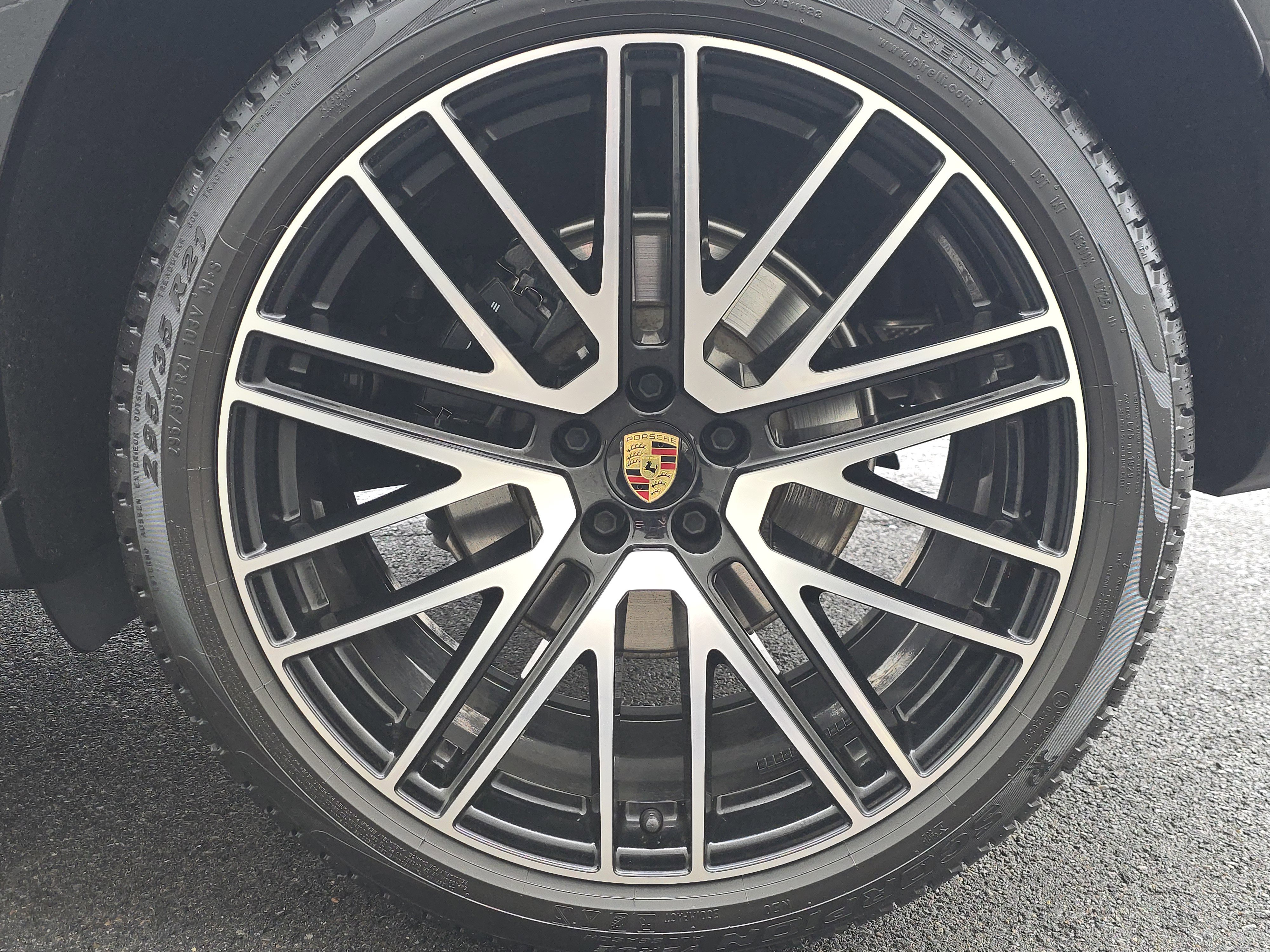 Certified 2025 Porsche Macan image 27