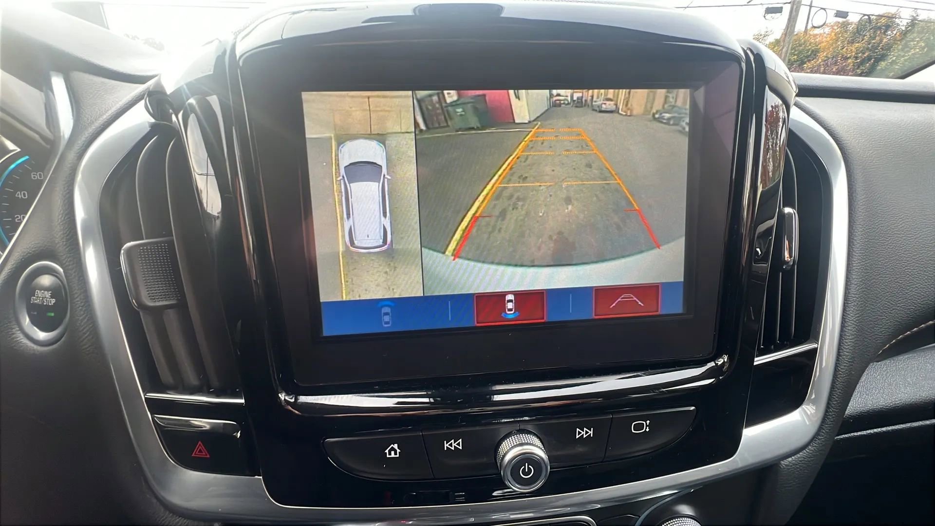 Used 2019 Chevrolet Traverse LT w/ LT Premium Package image 22