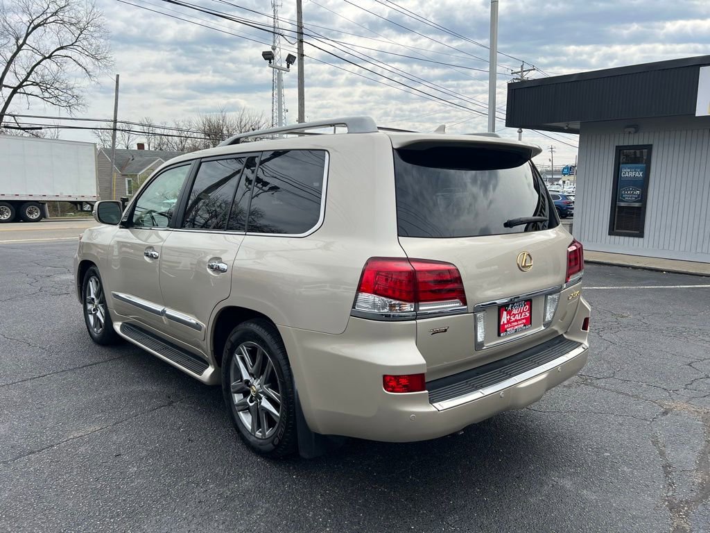 Used 2013 Lexus LX 570 4WD w/ Luxury Pkg image 8