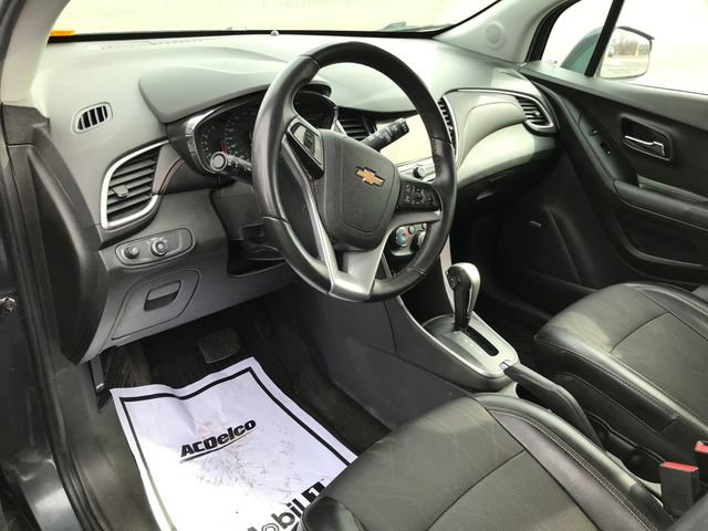 Used 2018 Chevrolet Trax LT w/ Sun & Sound Package image 8