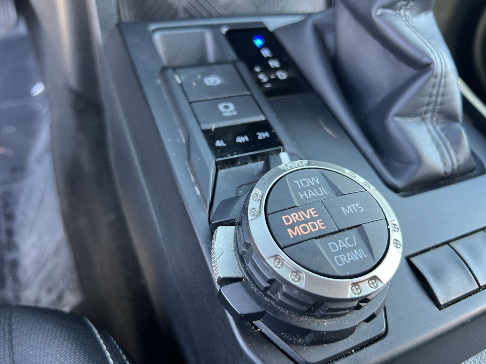 Used 2024 Toyota Tacoma TRD Off-Road image 32