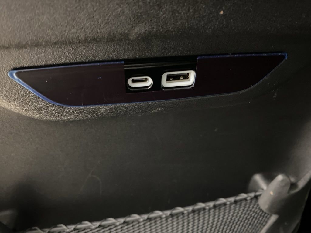 Used 2025 Chrysler Pacifica Limited image 35