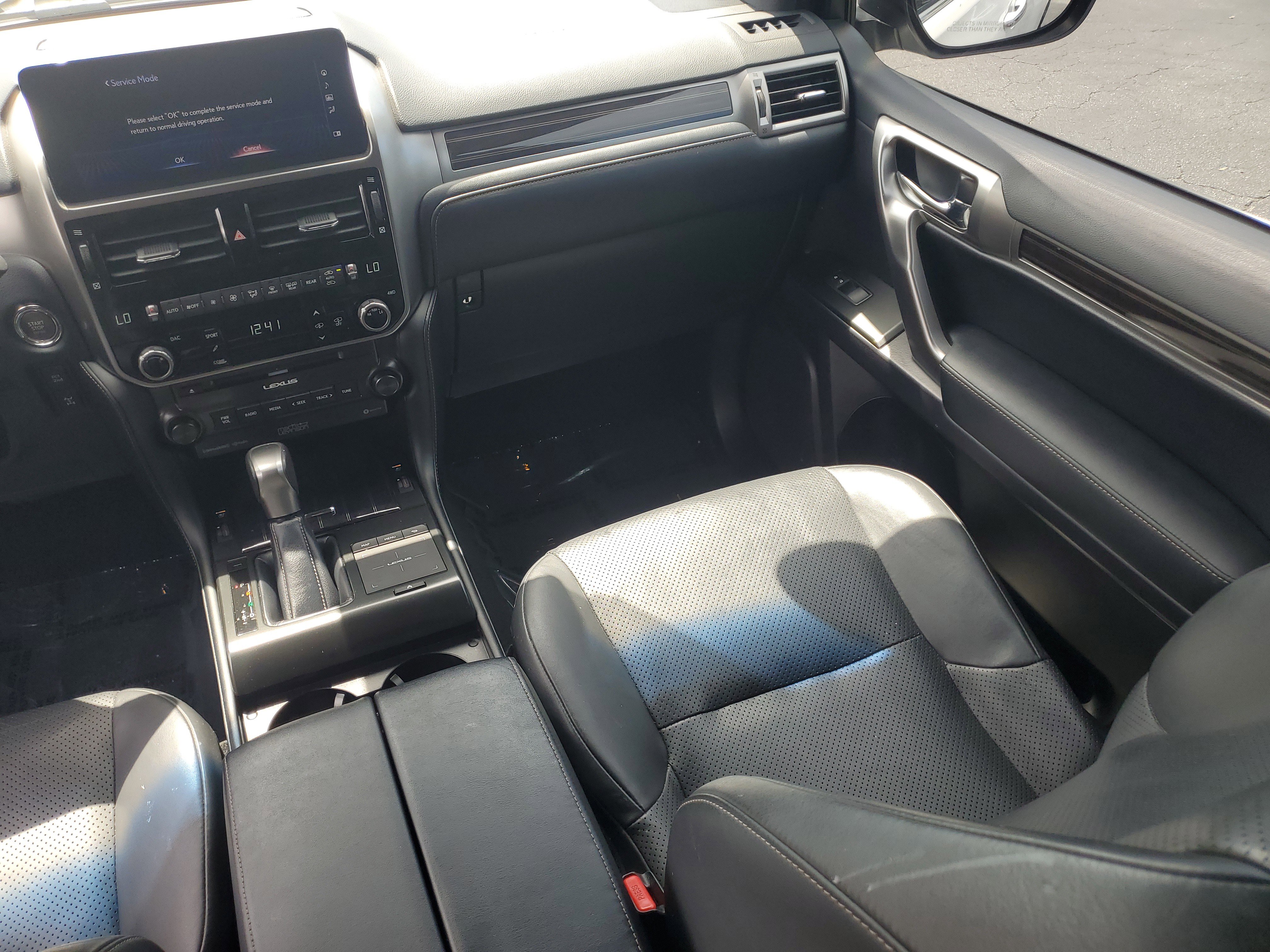 Used 2022 Lexus GX 460 Luxury w/ Accessory Package image 14