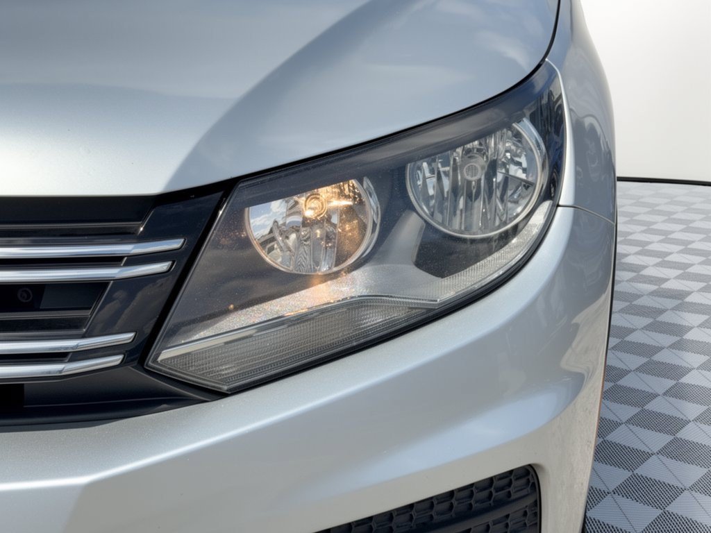 Used 2017 Volkswagen Tiguan Limited w/ Premium Package FWD image 12