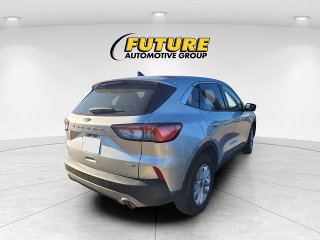 Used 2020 Ford Escape SE image 3