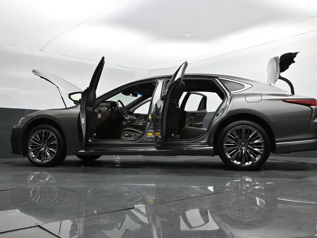 Used 2018 Lexus LS 500 w/ Interior Upgrade Package RWD image 36