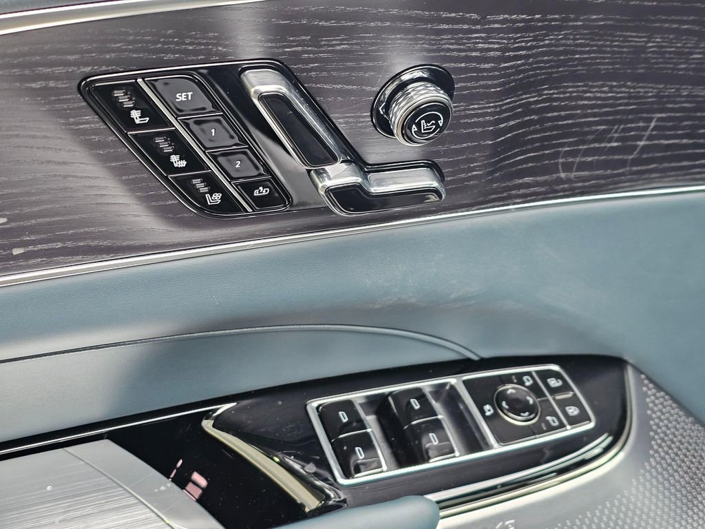 New 2026 Cadillac Lyriq Signature Sport w/ Nappa Leather Package AWD/4WD image 22