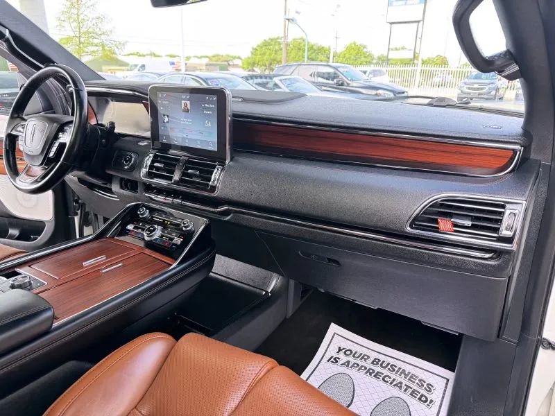 Used 2020 Lincoln Navigator L Reserve w/ Luxury Package RWD image 48