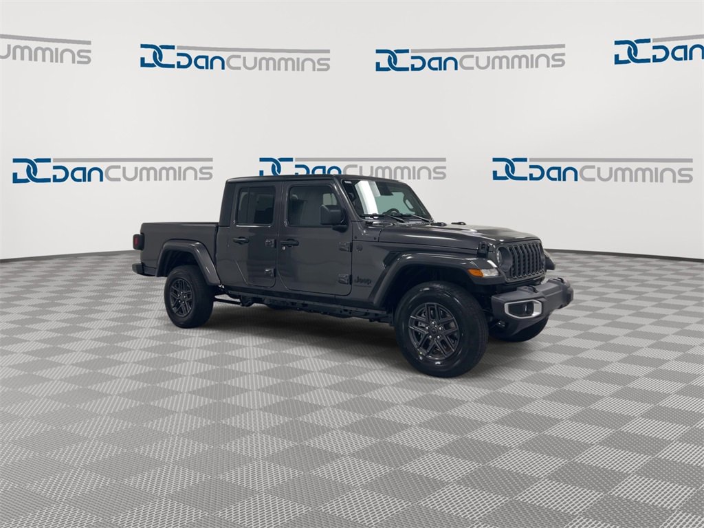 New 2026 Jeep Gladiator Sport image 2