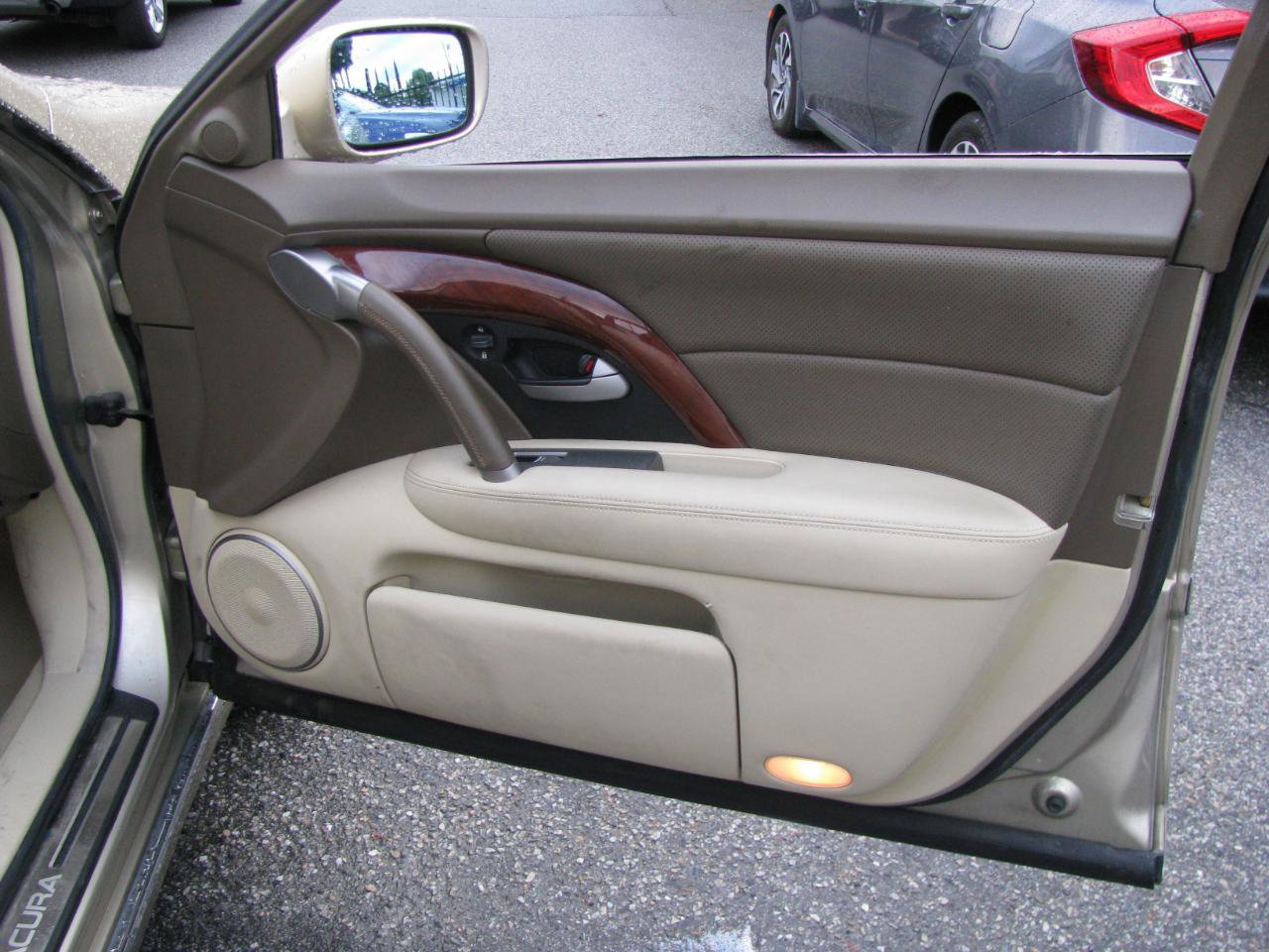 Used 2009 Acura RL w/ Technology Package AWD/4WD image 12