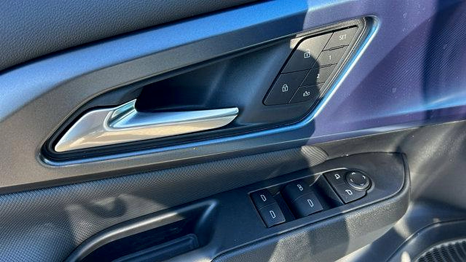 New 2026 Chevrolet Equinox EV LT image 16