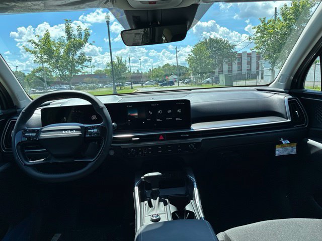 New 2026 Kia Sorento LX FWD image 3