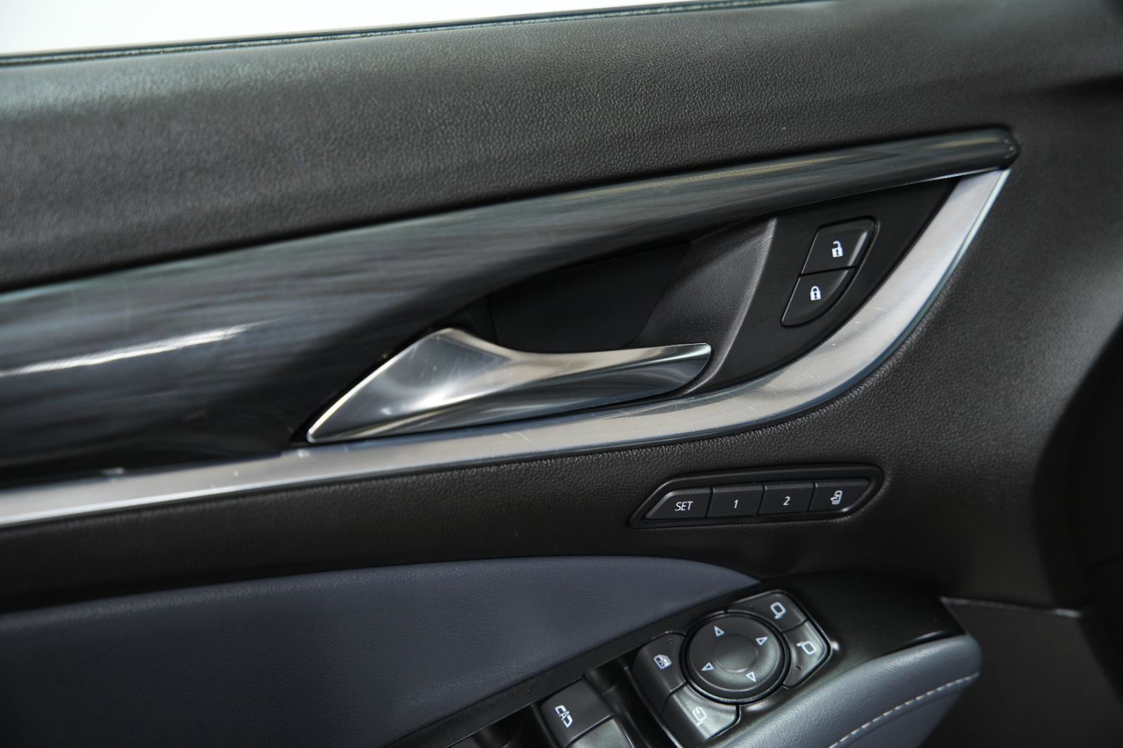 Used 2024 Buick Enclave Premium w/ Experience Buick Package image 24