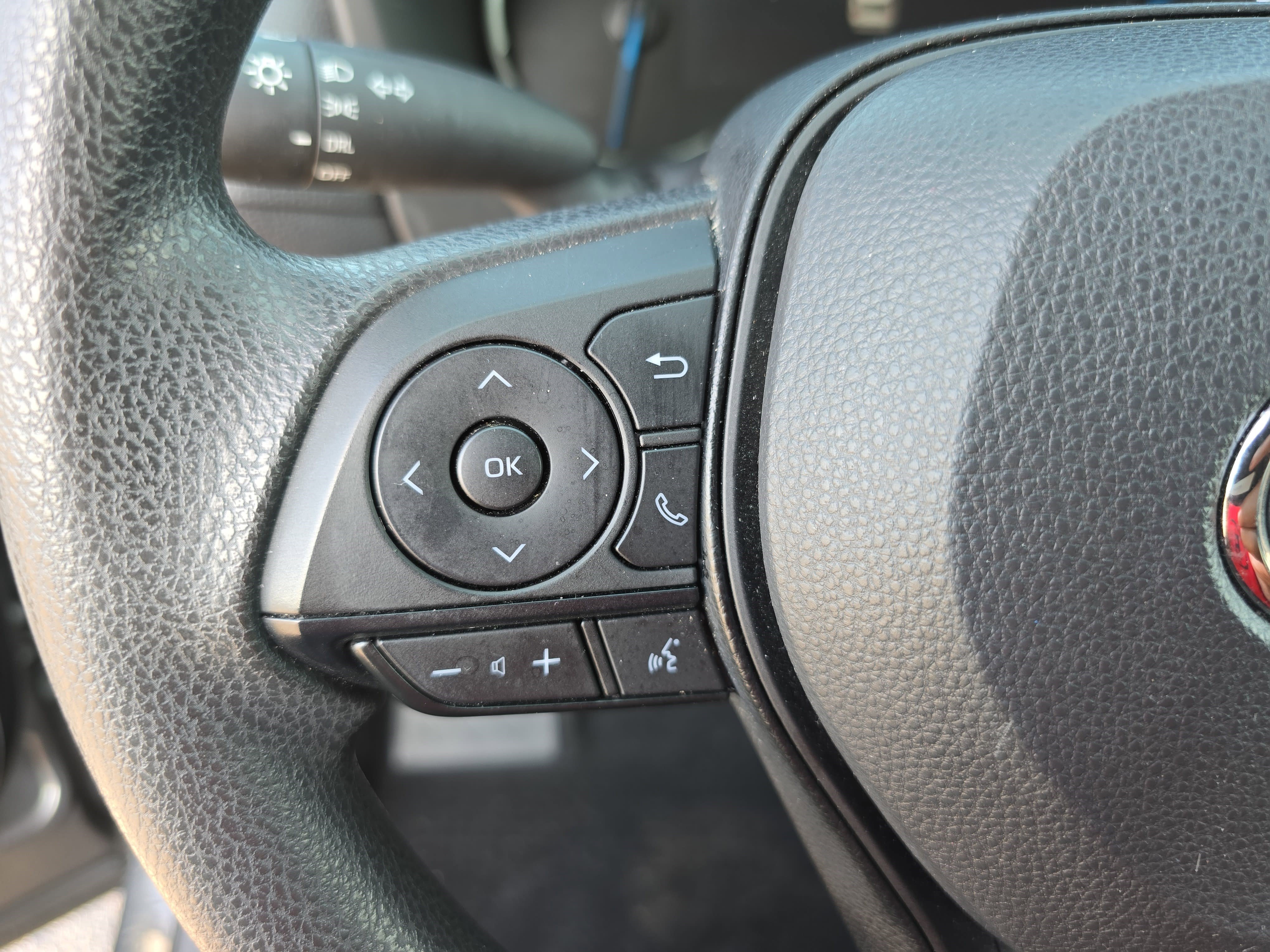 Used 2024 Toyota RAV4 LE image 17