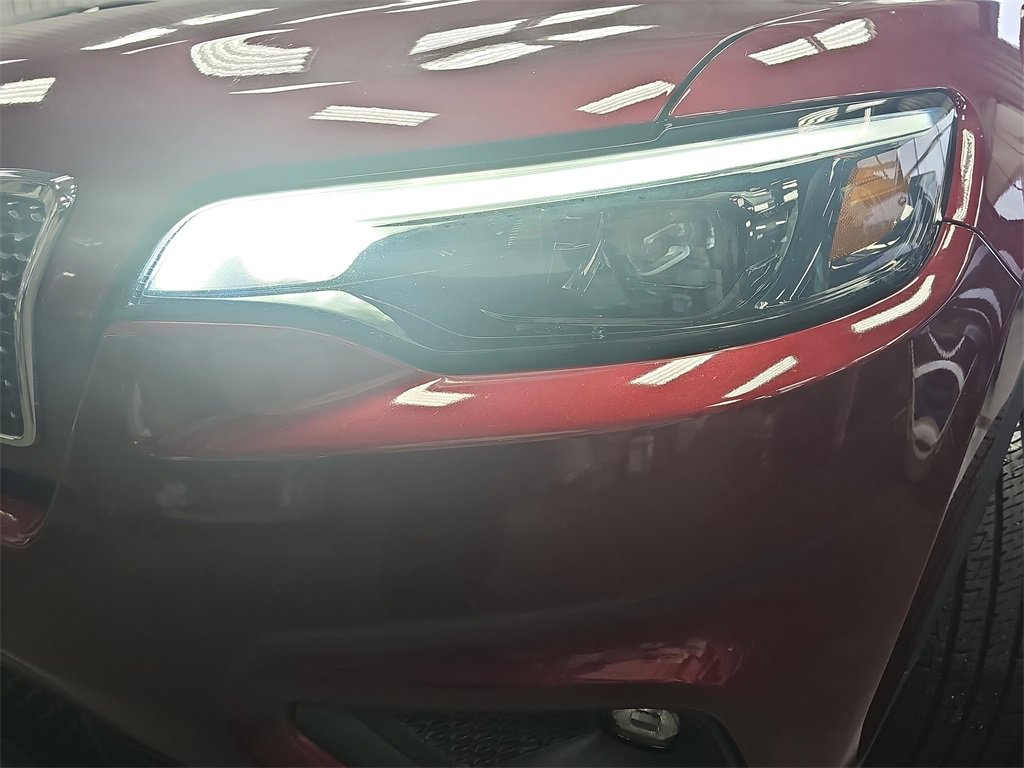 Used 2019 Jeep Cherokee Latitude w/ Cold Weather Group image 29