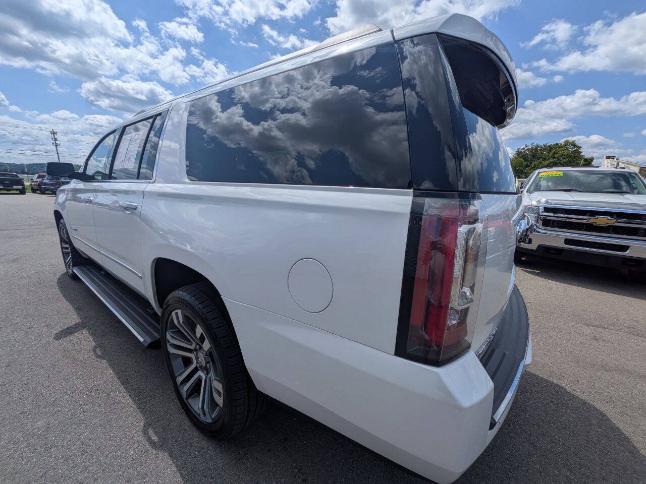 Used 2019 GMC Yukon XL Denali w/ Denali Ultimate Package AWD/4WD image 4