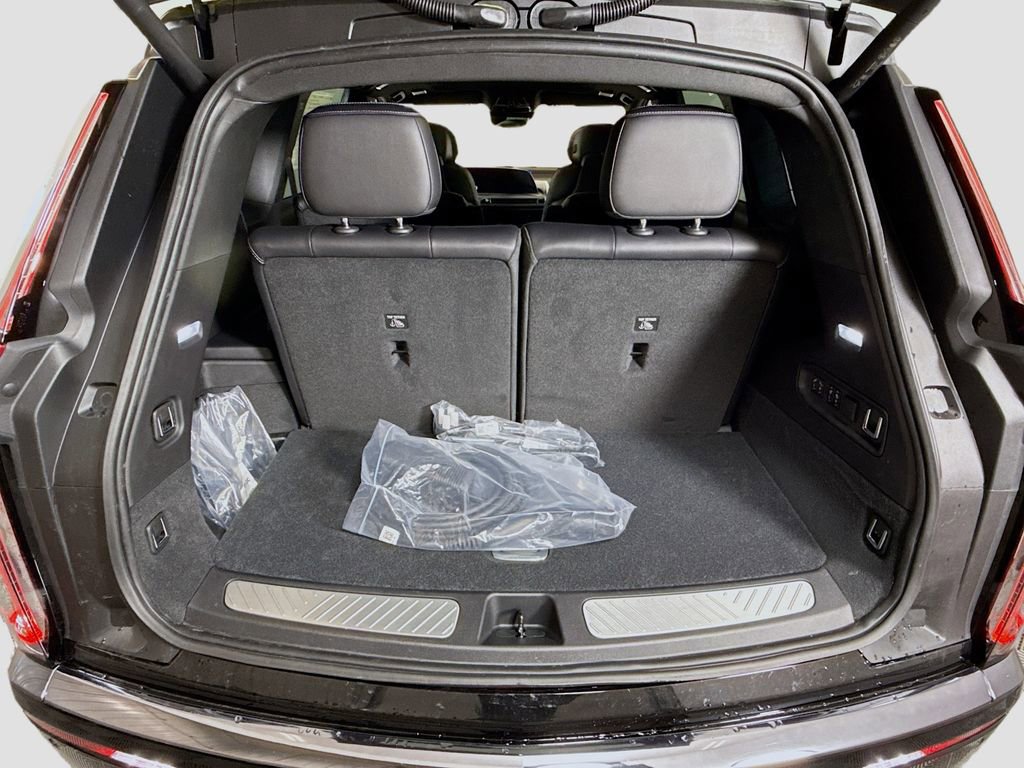 New 2026 Cadillac Vistiq Sport image 28