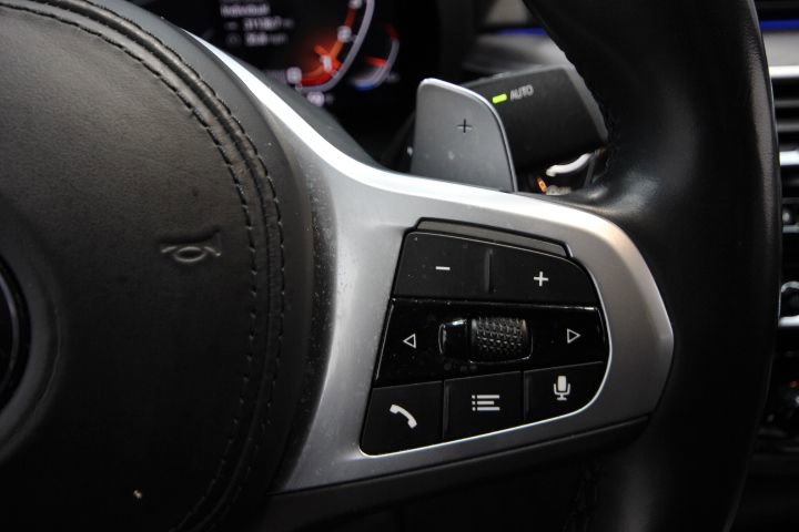 Used 2023 BMW M550i xDrive w/ Executive Package image 29