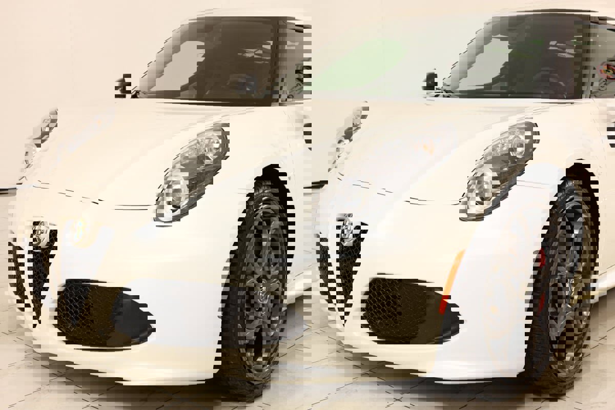 Used 2015 Alfa Romeo 4C Coupe w/ Leather Interior Group image 26