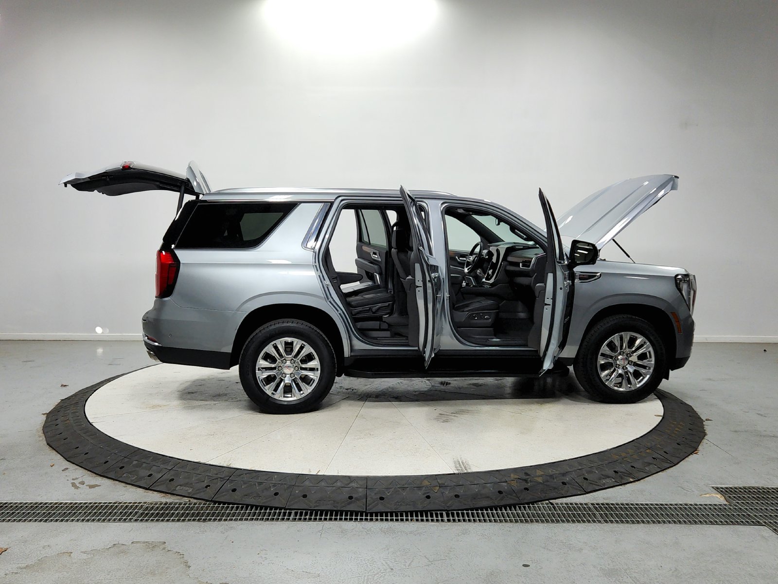 Used 2025 GMC Yukon Denali AWD/4WD image 17