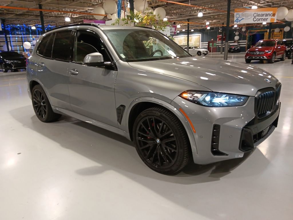 Certified 2024 BMW X5 xDrive40i w/ M Sport Package AWD/4WD image 4