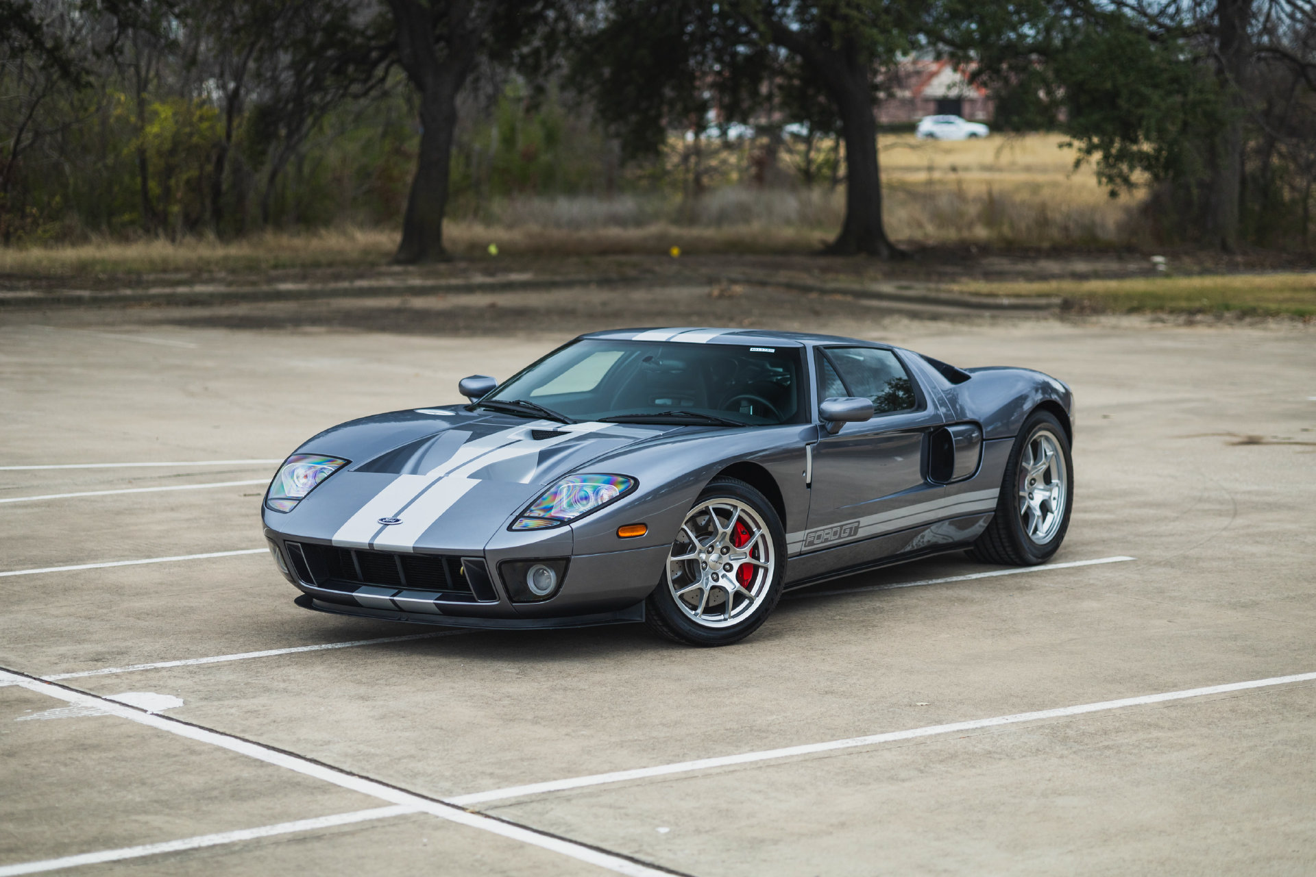 Used 2006 Ford GT RWD image 5