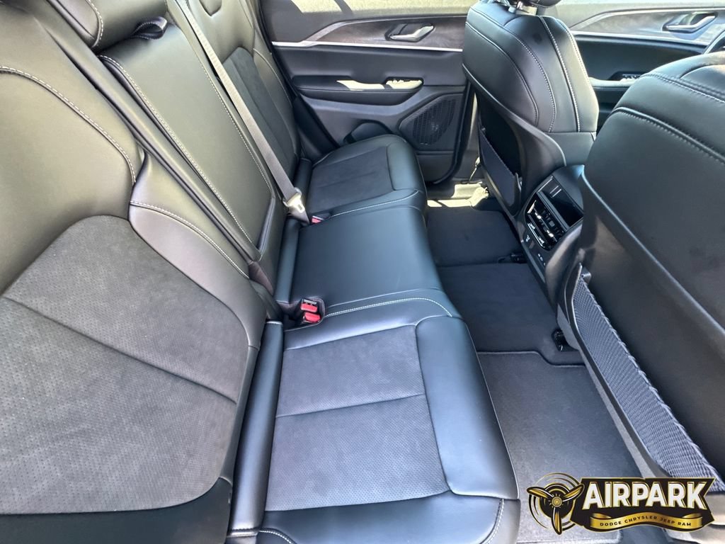 New 2026 Jeep Grand Cherokee Altitude RWD image 13