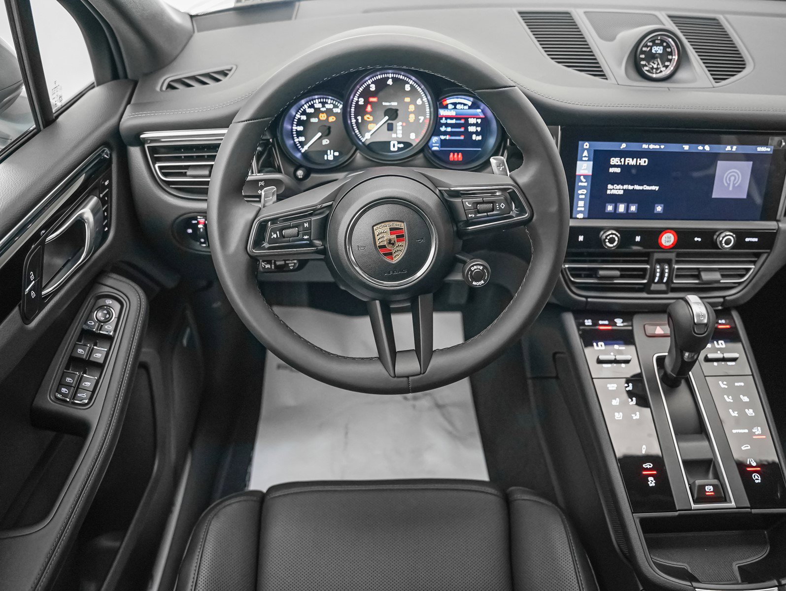 New 2026 Porsche Macan S image 16