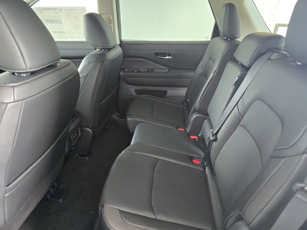 New 2026 Nissan Pathfinder SL FWD image 12