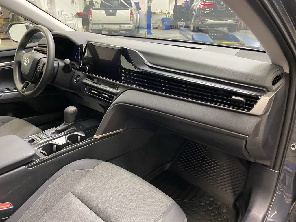Used 2025 Toyota Camry Hybrid image 17