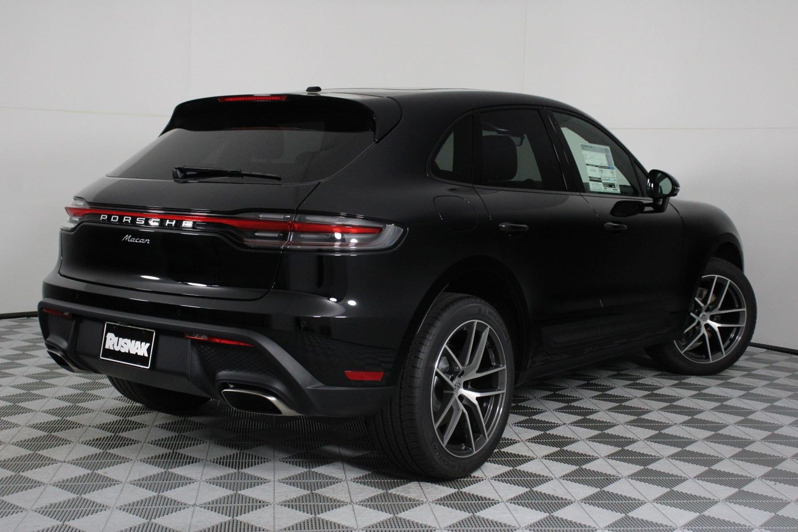 New 2026 Porsche Macan AWD/4WD image 7