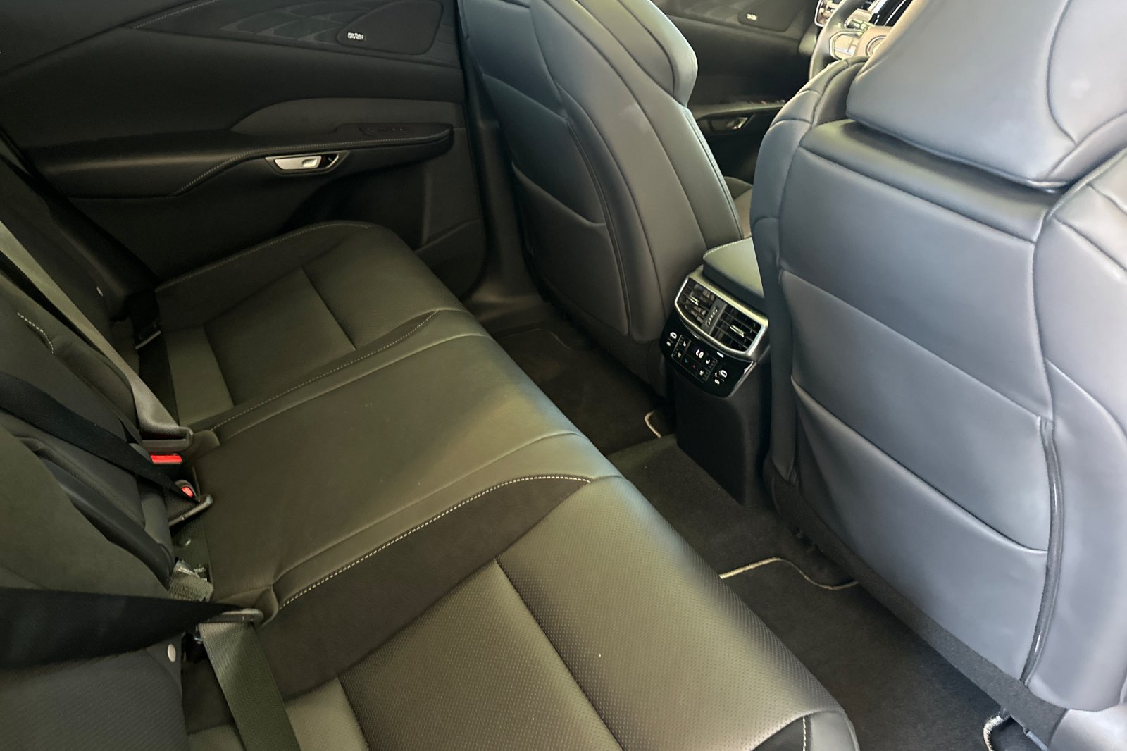 Used 2024 Lexus RX 500h F Sport w/ Convenience Package AWD/4WD image 29