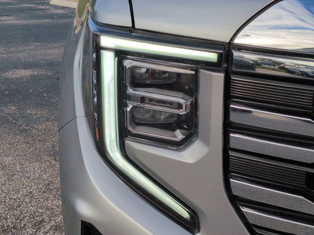 Used 2026 GMC Sierra 1500 SLT RWD image 9
