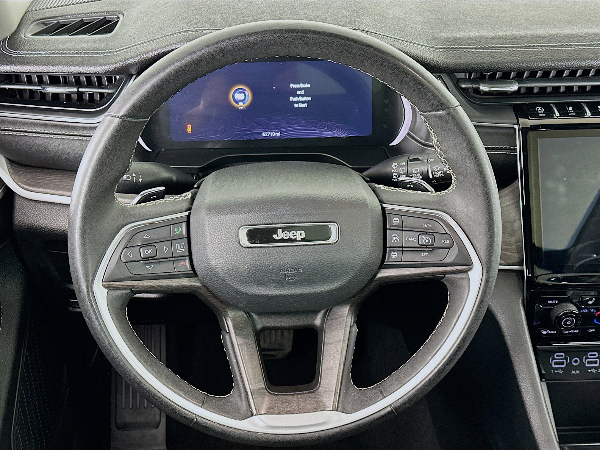 Used 2023 Jeep Grand Cherokee Limited image 18