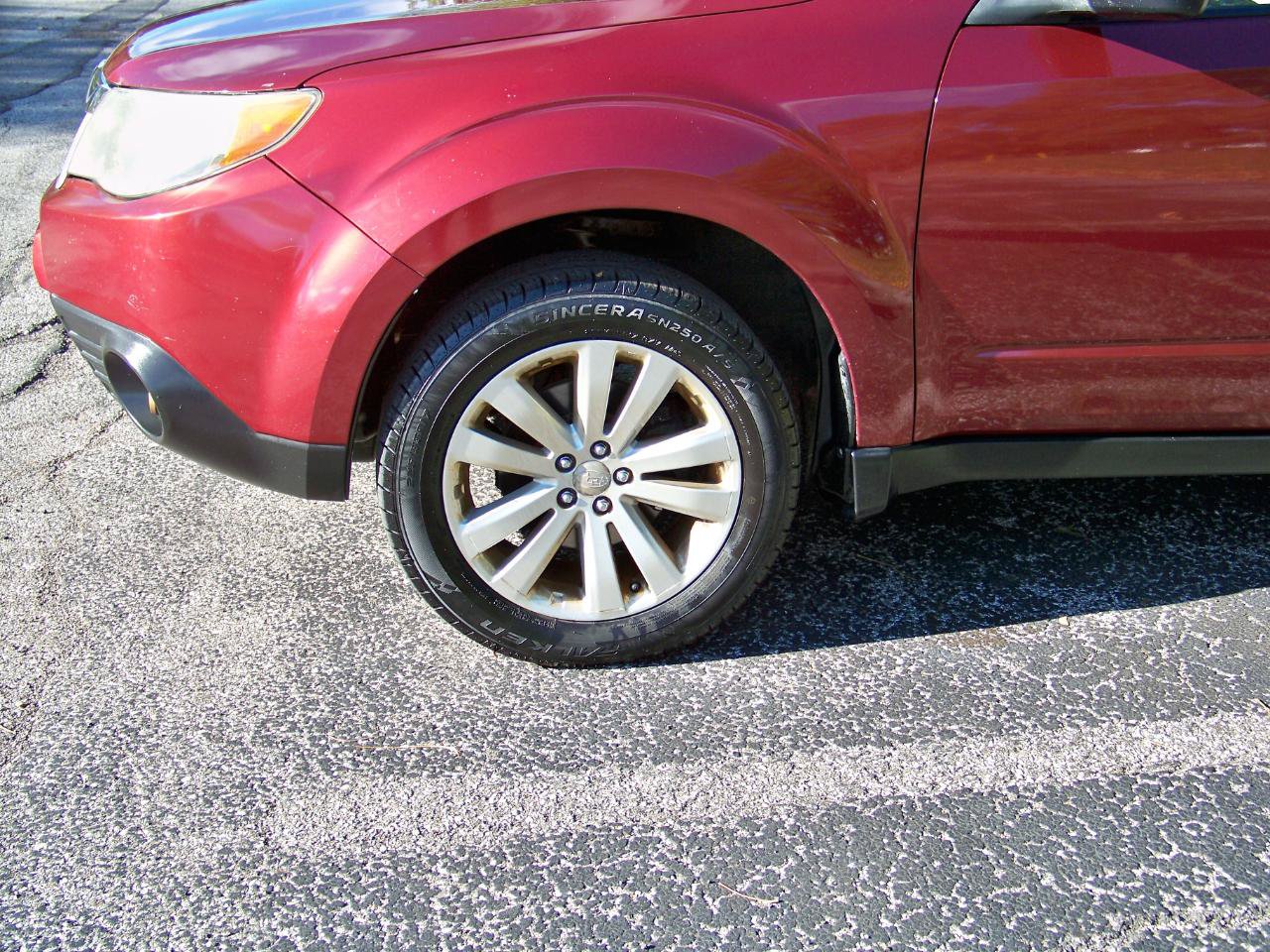 Used 2013 Subaru Forester 2.5X Premium w/ Popular Pkg 3 AWD/4WD image 30