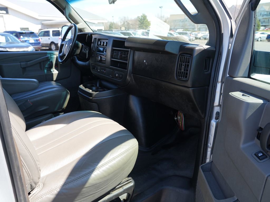 Used 2016 Chevrolet Express 2500 LS RWD image 12