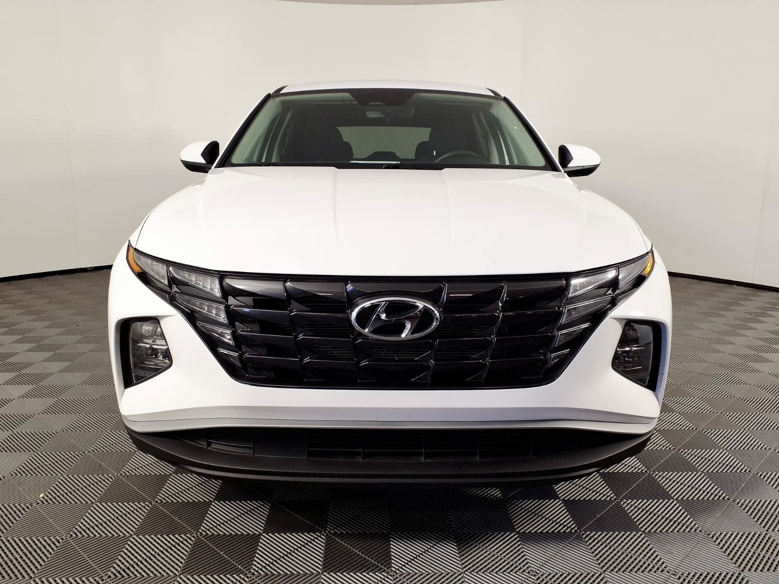 Certified 2024 Hyundai Tucson SE FWD image 2