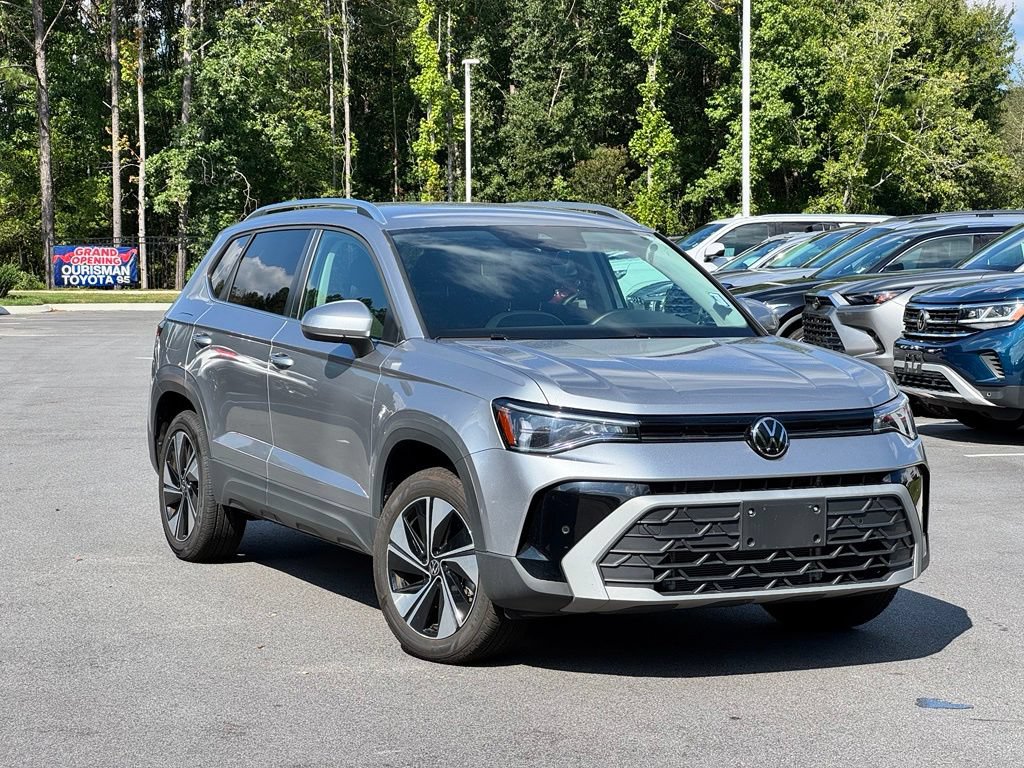 Used 2025 Volkswagen Taos SE AWD/4WD image 37