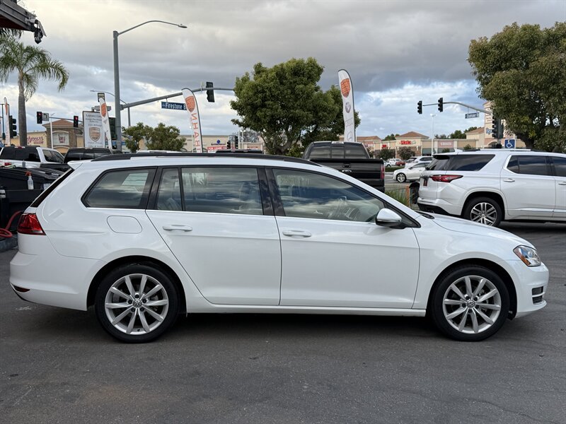Used 2017 Volkswagen Golf SE FWD image 19
