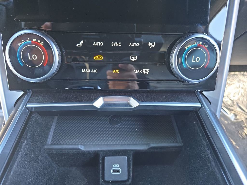 Used 2023 Land Rover Range Rover SE image 25