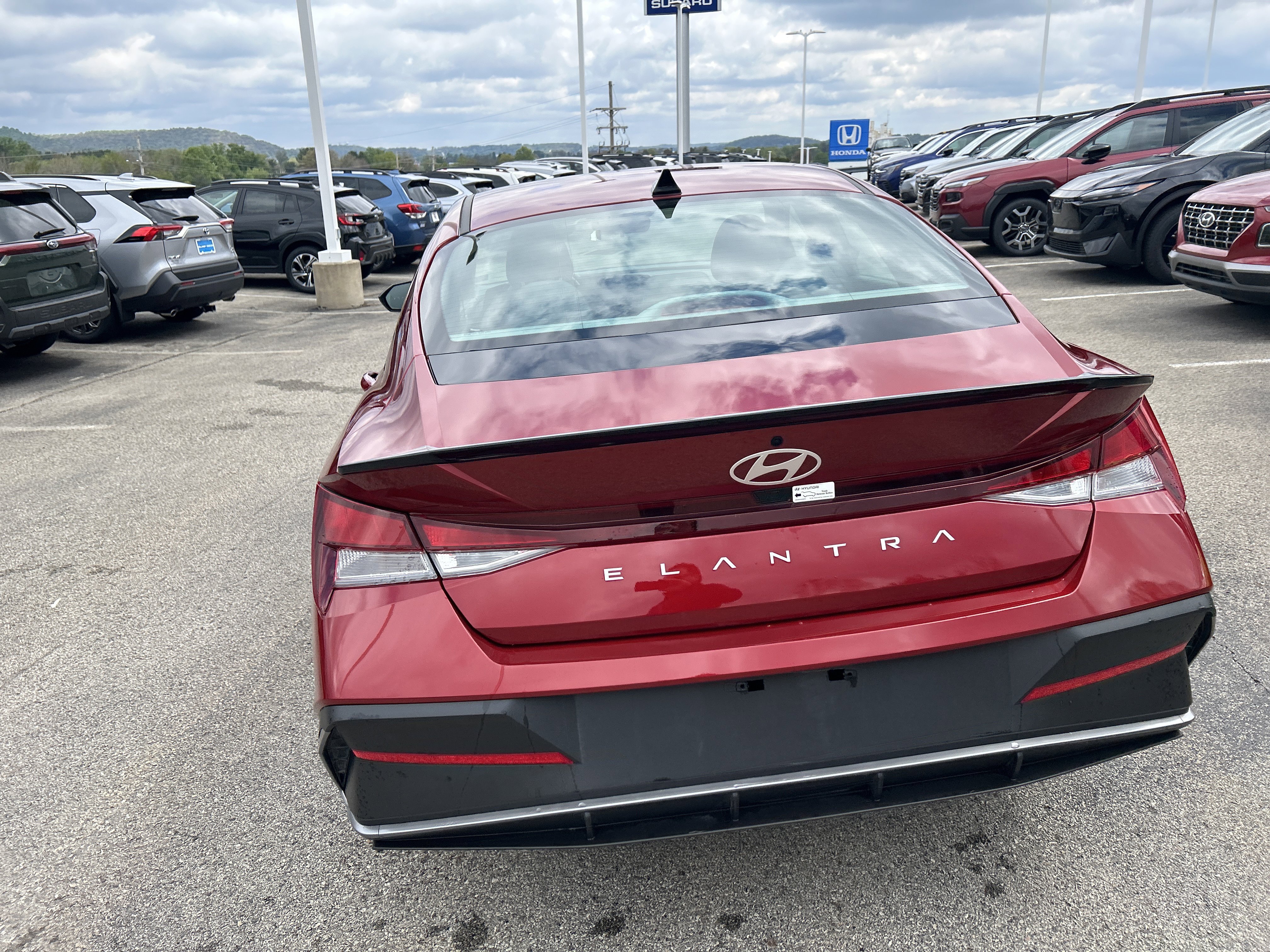 Used 2025 Hyundai Elantra Sport FWD image 11