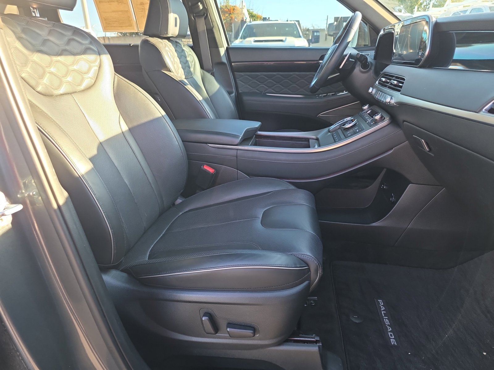 Used 2022 Hyundai Palisade Calligraphy image 25
