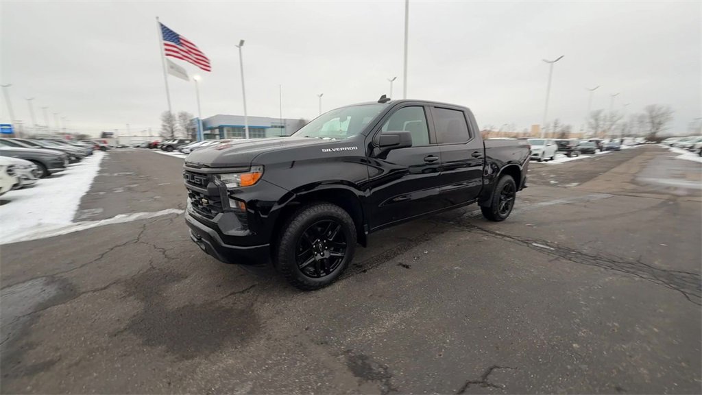 Used 2022 Chevrolet Silverado 1500 Custom image 4