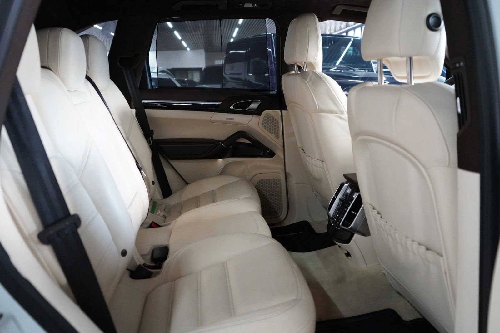 Used 2015 Porsche Cayenne S AWD/4WD image 20