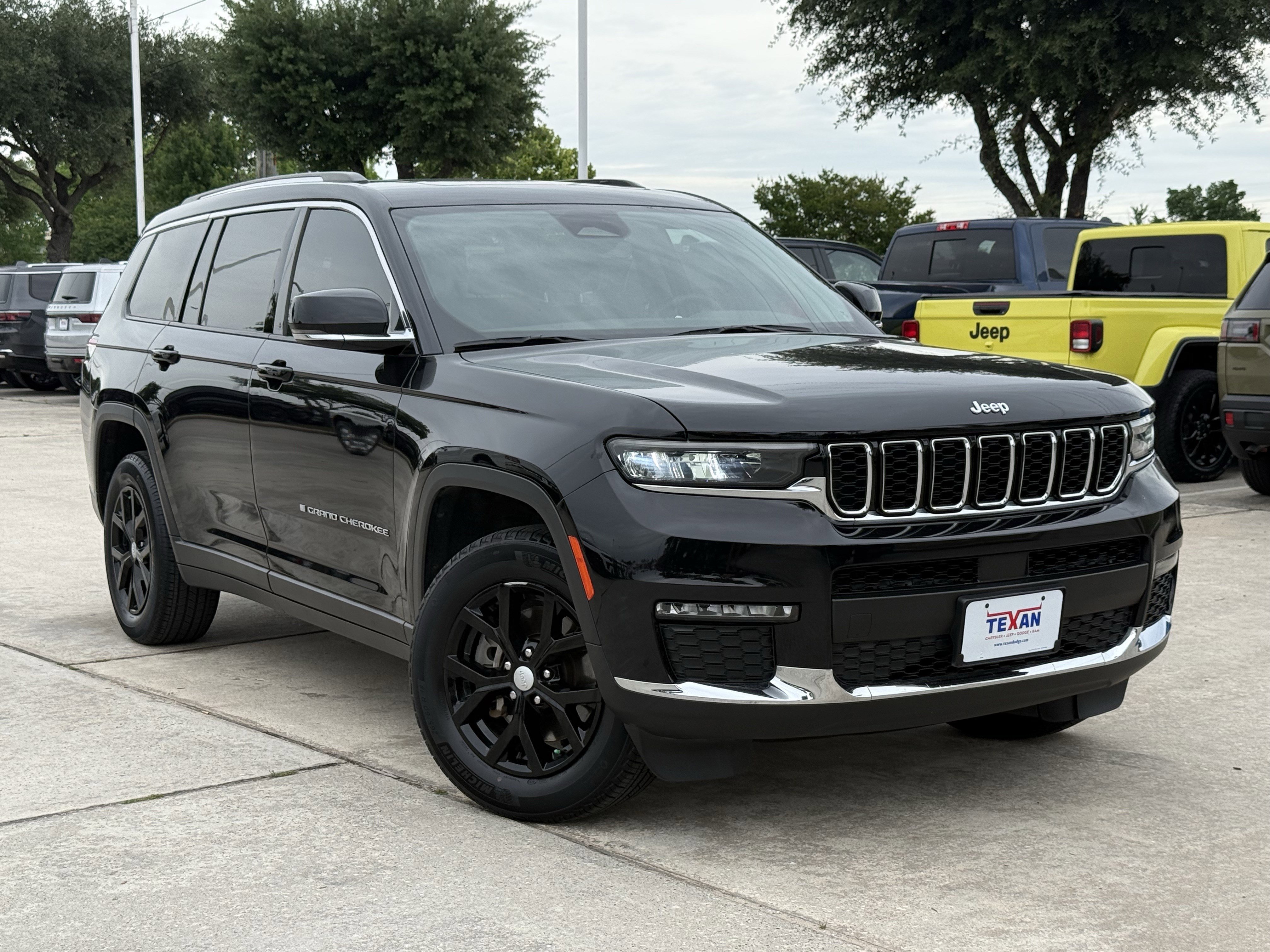 Used 2023 Jeep Grand Cherokee L Limited w/ Trailer Tow Group (B) video 2