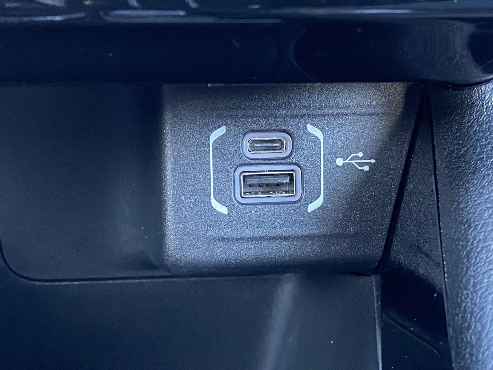 Certified 2025 Jeep Compass Limited image 33