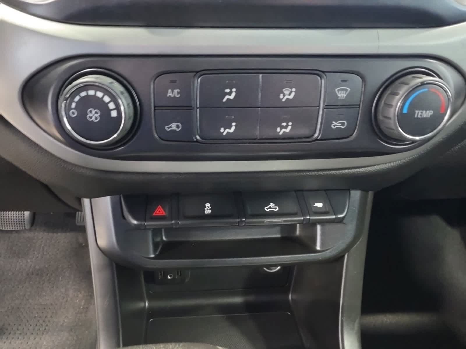Used 2020 Chevrolet Colorado LT AWD/4WD image 26